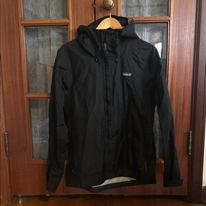 Women’s Patagonia Torrentshell rain jacket